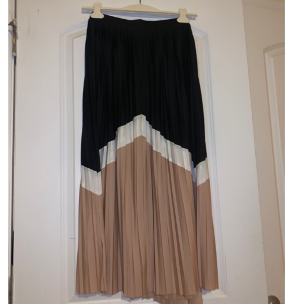 H&M STUDIO COLLECTION.  Pleated calf/length skirt